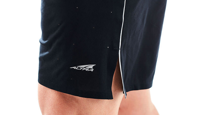 altra-running-performance-shorts-splits